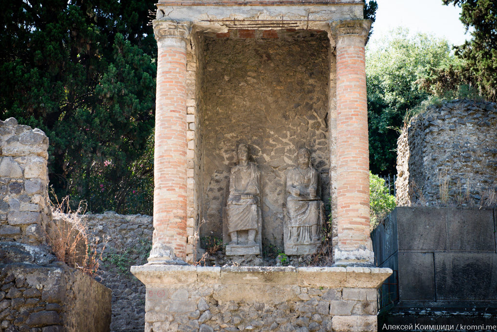 Индивидуальная экскурсия по Древним Помпеям. Неркополь